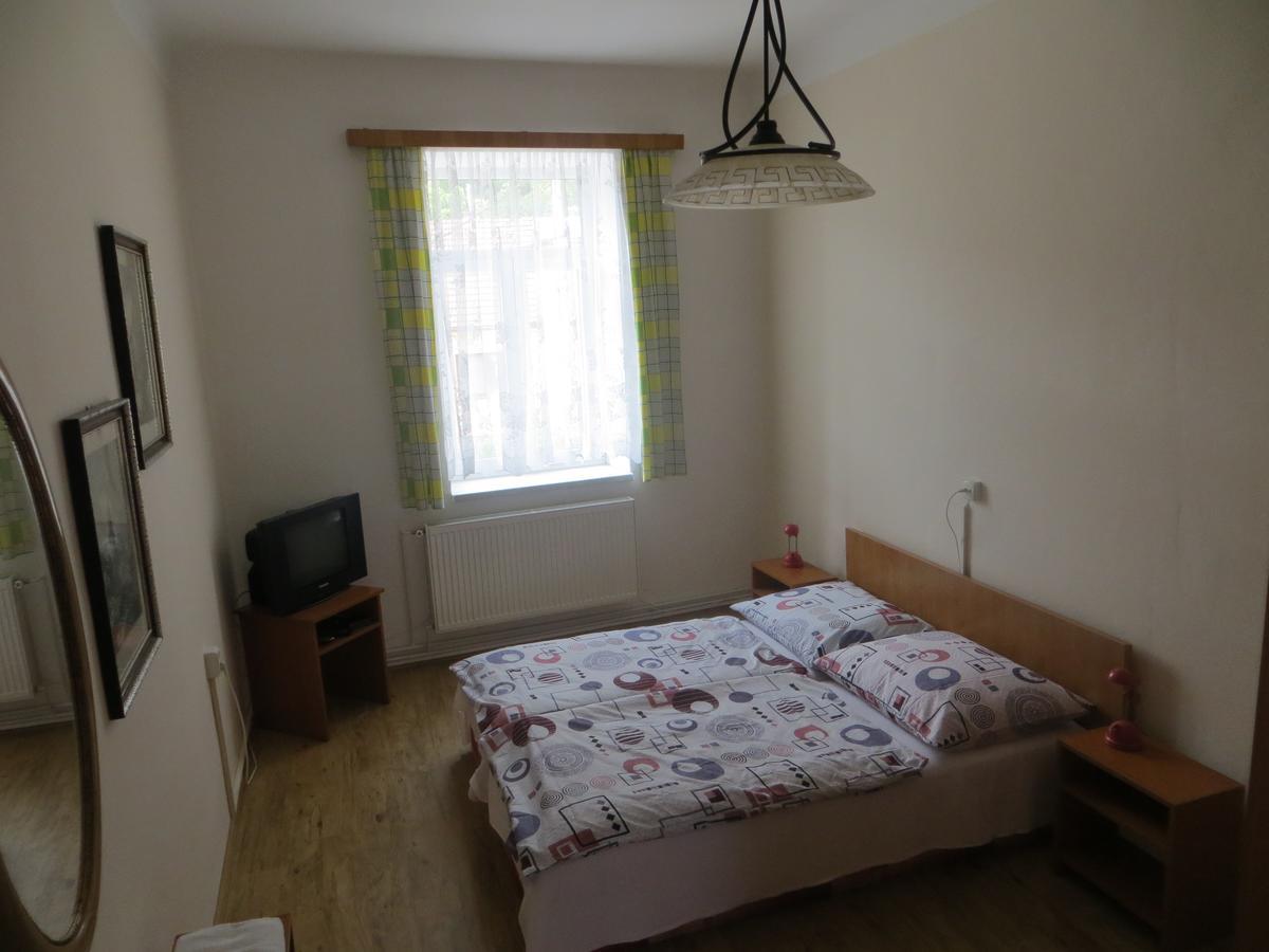 U Pastorku Hotel Racice  Kültér fotó
