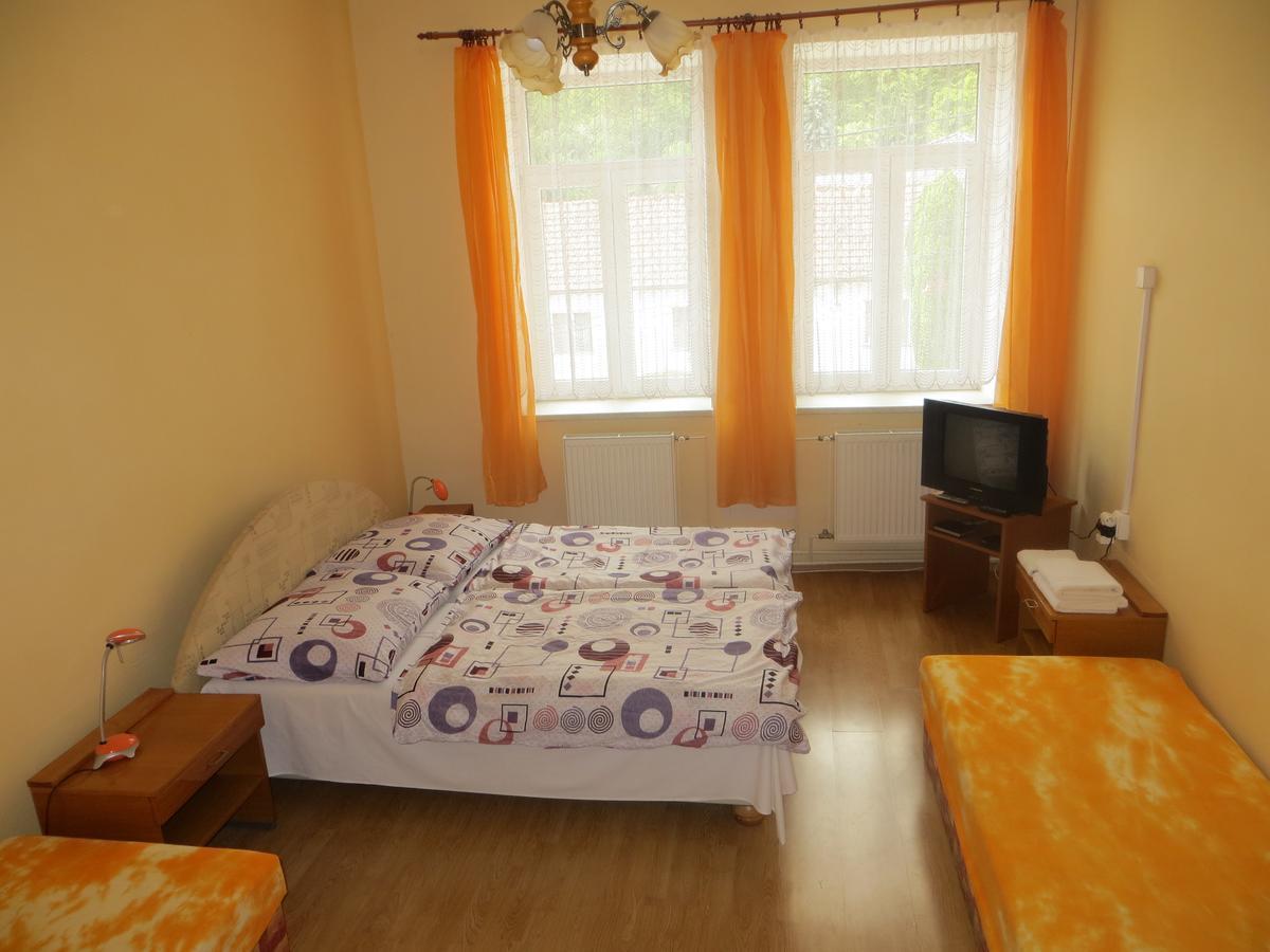U Pastorku Hotel Racice  Kültér fotó